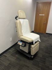 Midmark 411 Examination Power Procedure Chair With Hand Control T01023