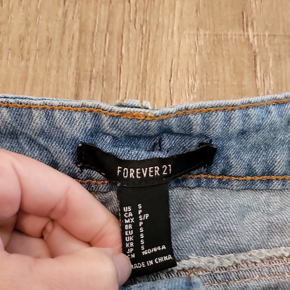 Falda vaquera Forever 21 Distressed ~ Talla S ~ Azul ~ Por encima de la rodilla Foto 2 de 4