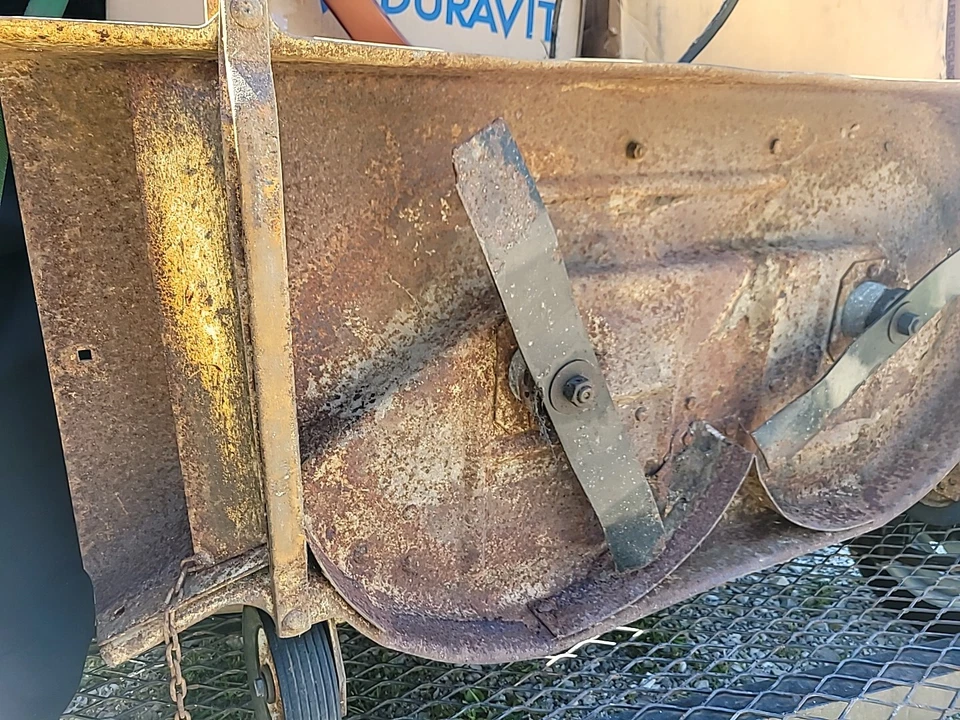 Vntge Sears Craftsman Lawn Tractor Mower Deck Everything Is Freely Operational  - Image 4 of 4