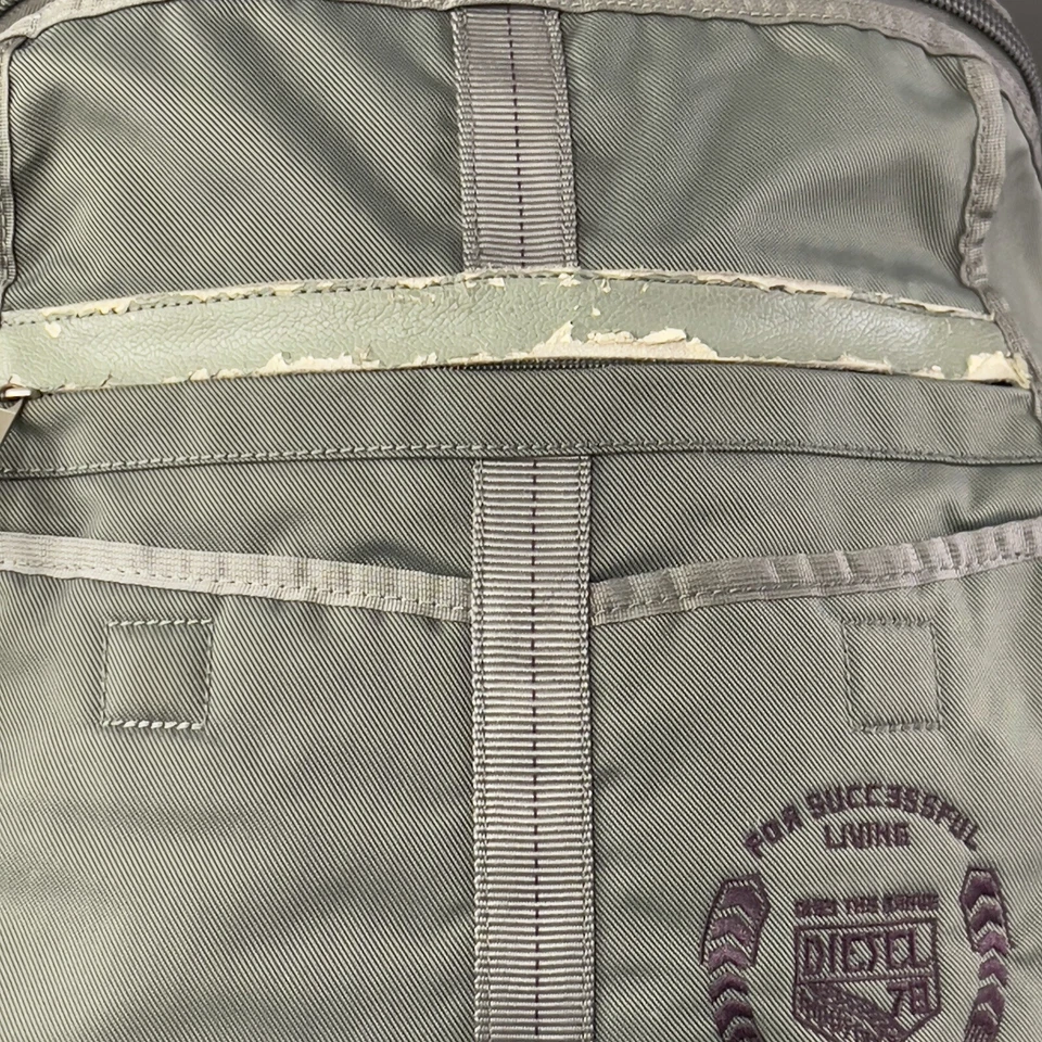 Mochila Diesel 78 Repuestos Tamaño Mediano Verde Defectos Foto 4 de 4