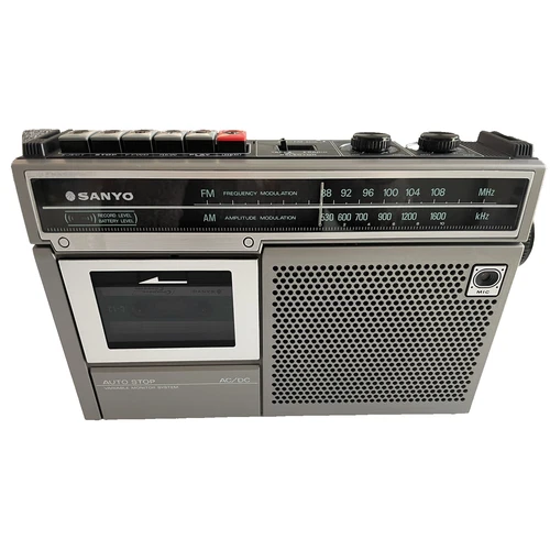 VINTAGE *NEW* 1980's Sanyo M2562 AM/FM Portable Tape Recorder BoomBox