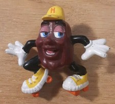 1988 HARDEE'S CALIFORNIA RAISINS FIGURE WITH YELLOW ROLLER SKATES