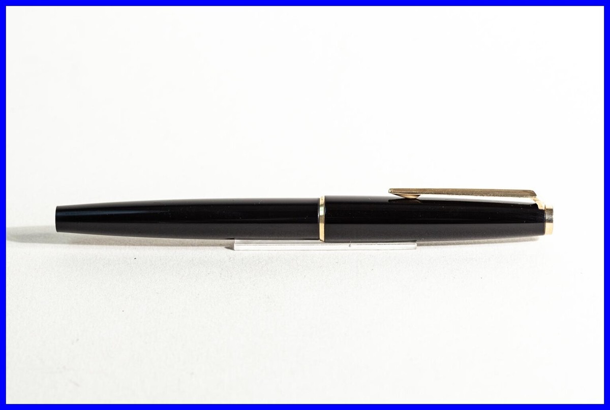 Vintage MONTBLANC 420 Fountain Pen with gold-plated Nib in Vintage MONTBLANC 420 Fountain Pen with gold-plated Nib in