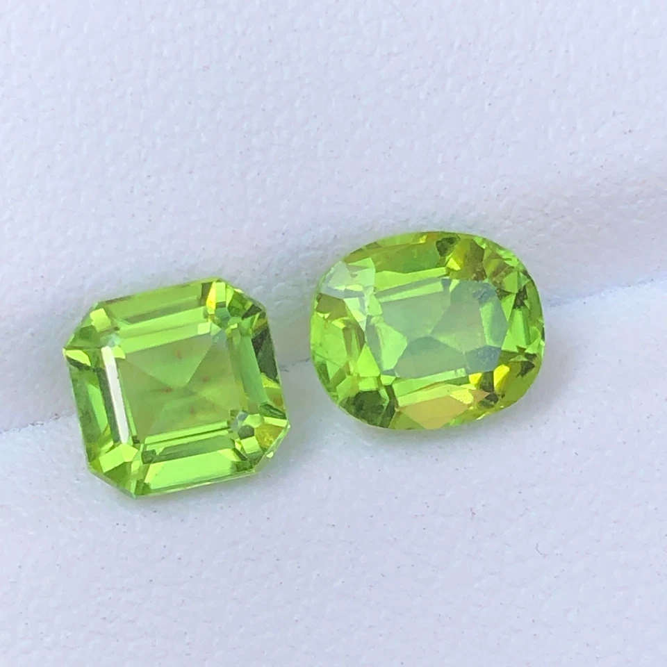 4.30 carat cushion & oval cut Peridot @ Pakistan. AZ 2 - Image 2 of 4