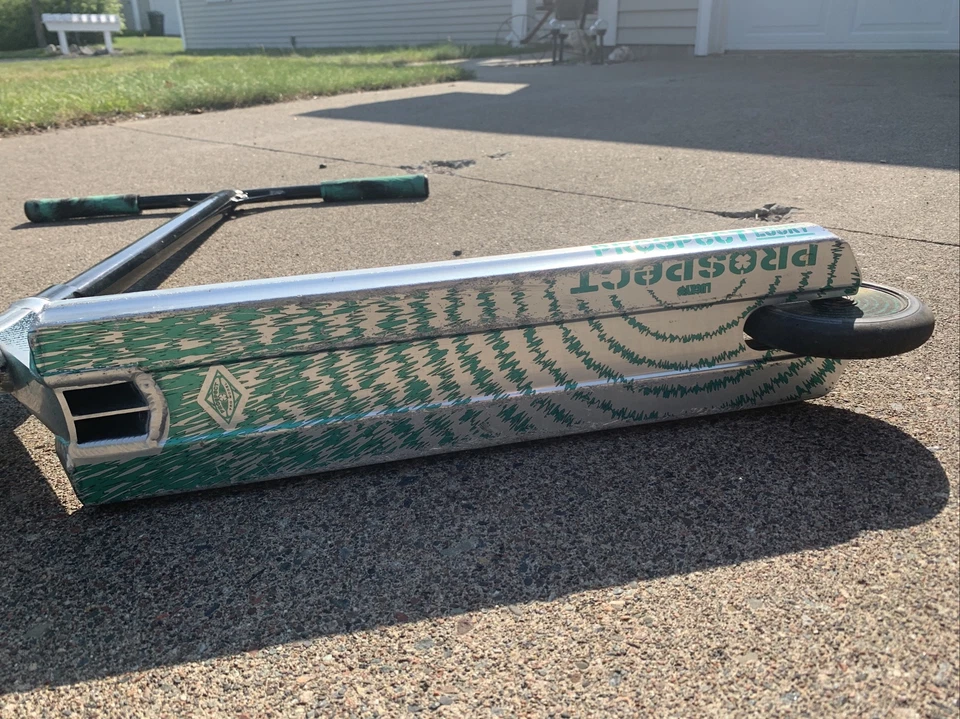 Scooter Lucky Pro Prospect, usado 4-5 veces. El agarre tiene manchas de suma. Foto 2 de 4