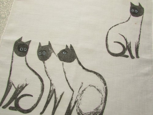 Vintage Novelty Hankie of Four Siamese Cats Artist "Stell & Shevis" - Picture 5 of 7