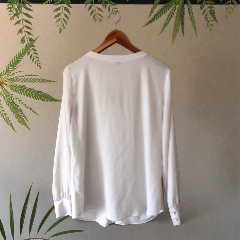 Ann Taylor Bone White Long Sleeve Button Down V Neck Top Size Medium - Image 3 of 4