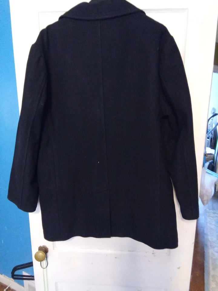 Men's L navy wool pea coat - Old Navy - double-breasted, soft quilted lining - Image 4 of 4