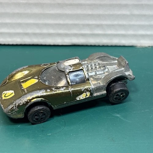 HOT WHEELS Redline 1968 Lola GT70 US Gold Color  Missing Hood