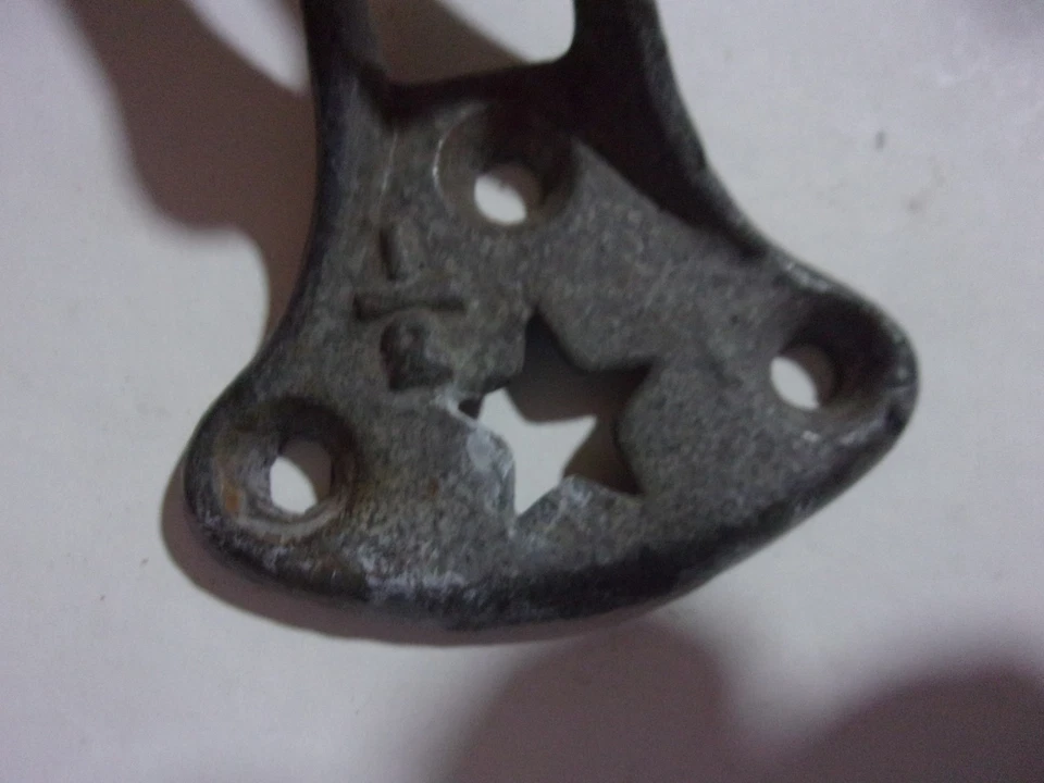 Винтажный антикварный старый чугунный стальной держатель для американского флагштока кронштейн настенное крепление - Изображение 4 из 4