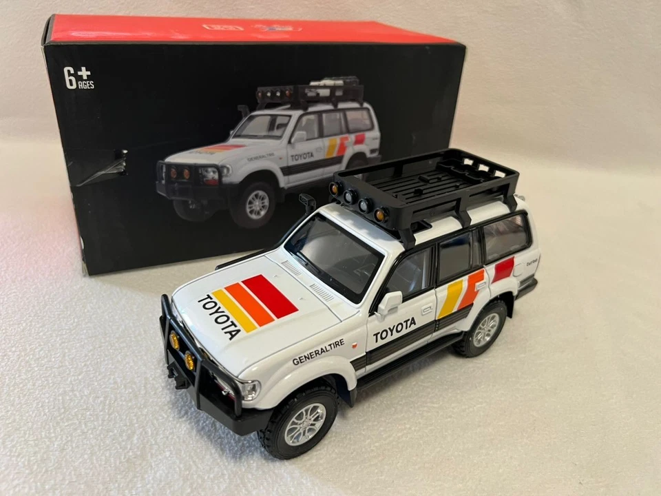 1:24 Toyota Land Cruiser LC80 Car Model Alloy Diecast Vehicle Gift Sound Light - Image 2 of 4