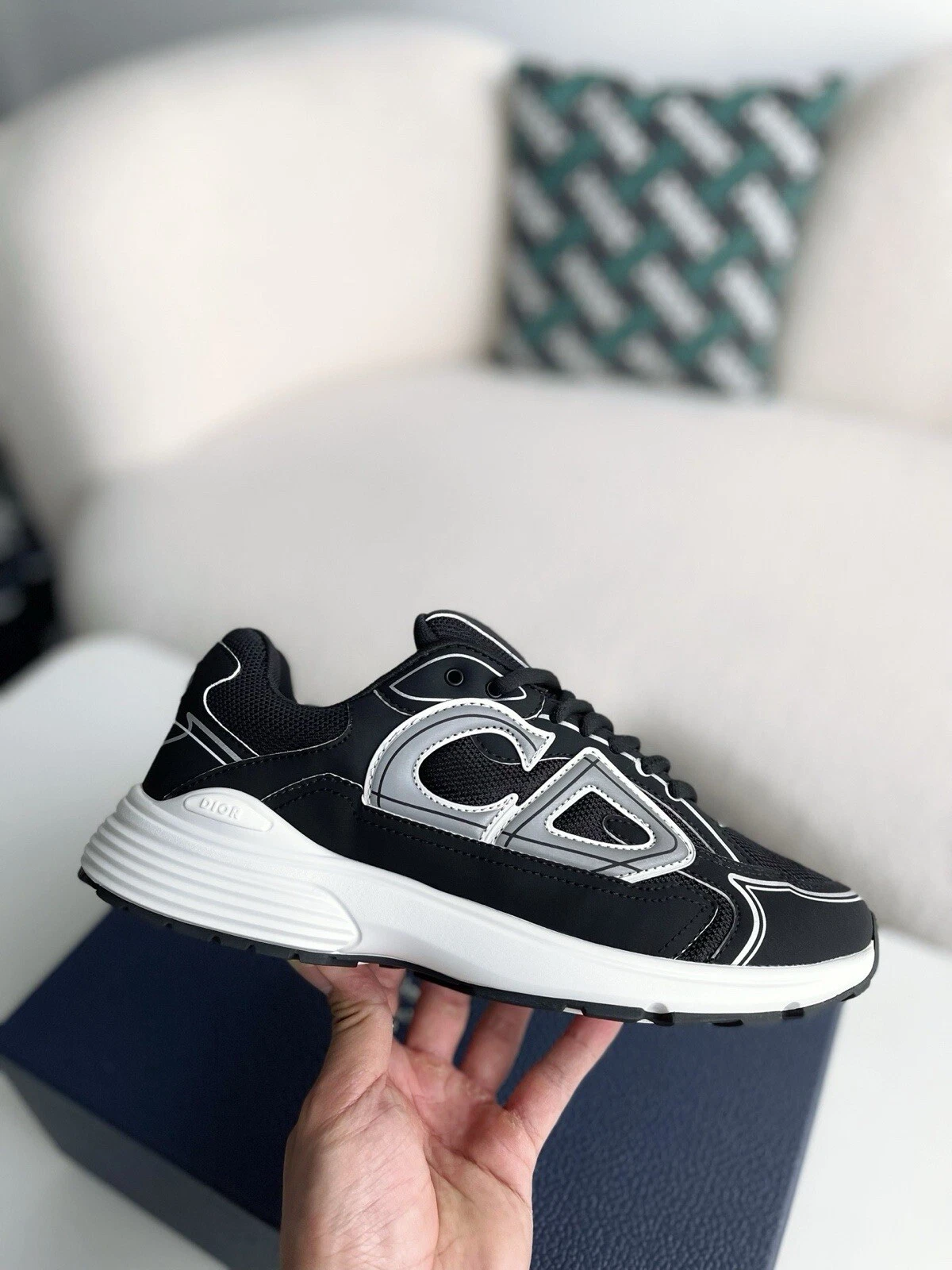 Dior   B30 Neuf avec boite, noir et blanc