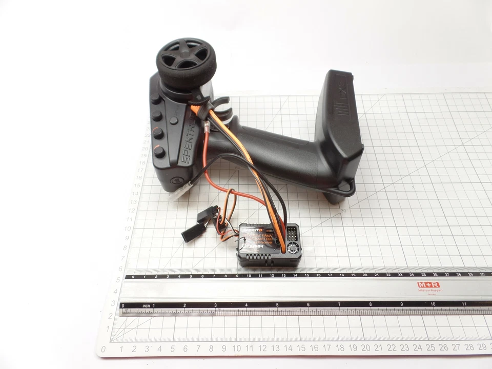 Spektrum SPM2340 DX3 Fernsteuerung SPMXSE1040RX 40A Brushed Regler AX2® - Bild 2 von 2