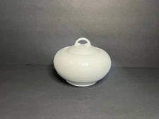 Luminite Essence by Stoneage White Porcelain Round Sugar Bowl w/ Lid 3.5 x 4.25"