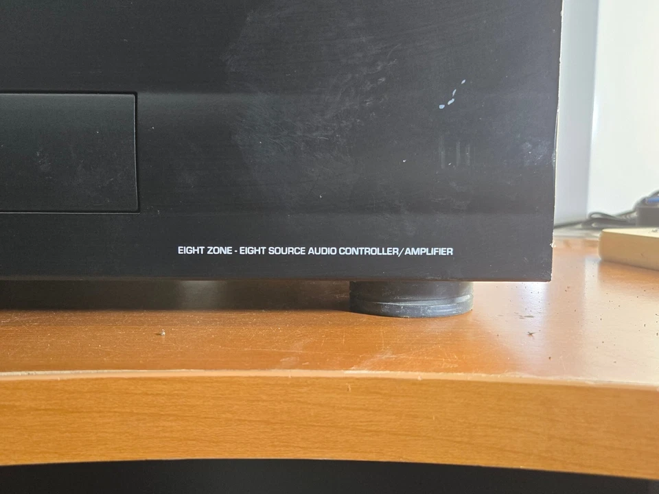 Controlador y amplificador multizona Xantech MRAUDIO8x8 Foto 3 de 4