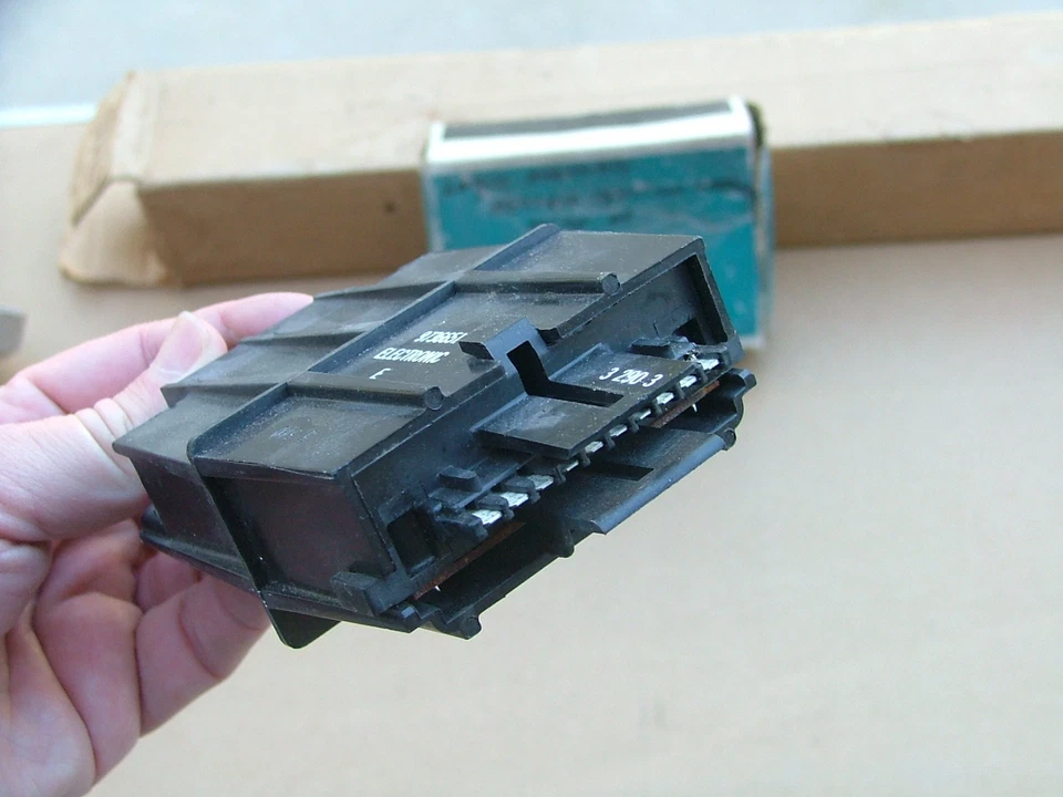 1974-75 GM Chevy, Pontiac Olds conjunto lógico de bloqueio eletrônico, NOS! 9736651 - Imagem 2 de 4