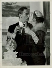 1957 Press Photo Hollywood stars Dick Martin and Peggy Connelly in Cleveland