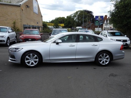 Volvo S90 2.0 D4 Momentum 4dr Geartronic Diesel - Picture 13 of 19
