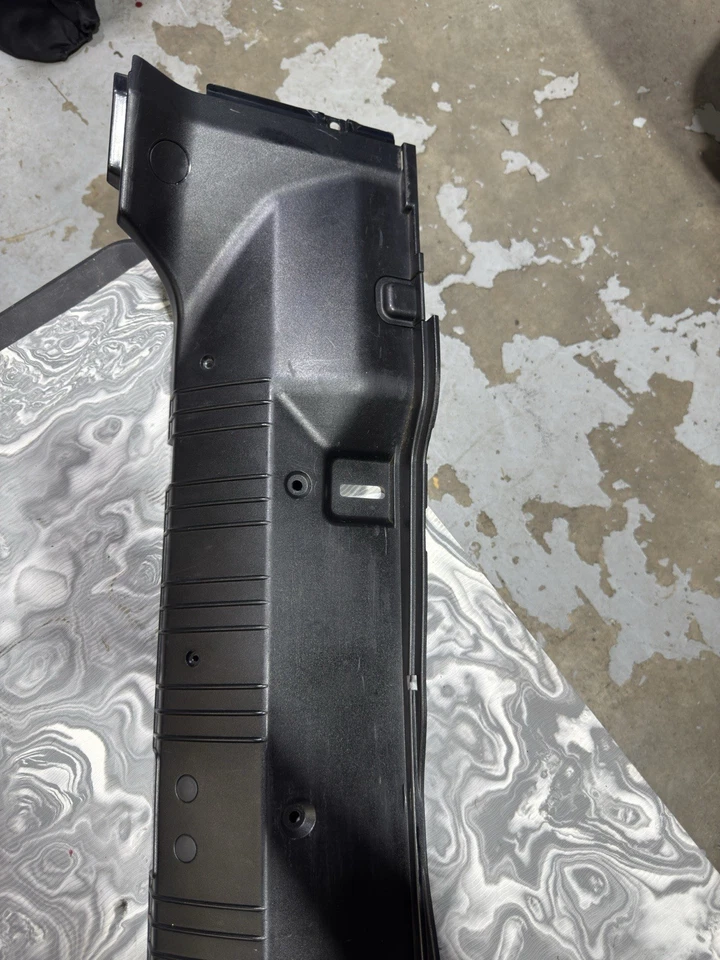 BMW 330i 2001 sedán maletero umbral placa de desgaste fabricante de equipos originales Foto 4 de 4