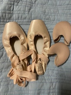 Pink Satin Ballet Pointe Shoes EU 38 UK 5 Ribbons Toe Pads Dance Used
