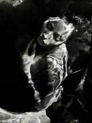 1987 HERB RITTS Fashion Model CHRISTY TURLINGTON Under Water