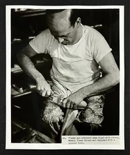 1960s Ballet Pointe Shoemaker Workman Hand Stitching Pleats Vintage Press Photo