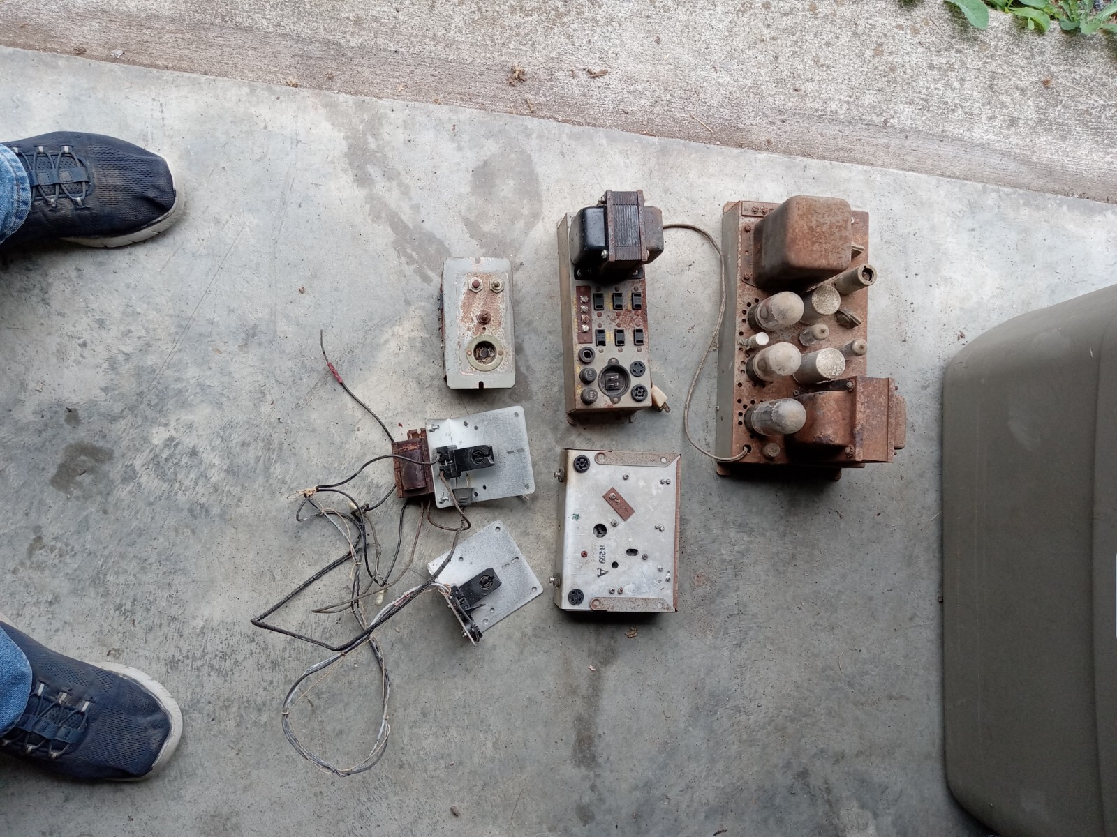 ami f-120 juxebox tube amplifier plus other electrical parts