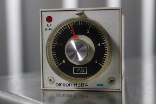 Omron H3BA-8 Relay Timer H3BA8 100/110/120VAC 50/60HZ 5A 250 vAC Resistive Load