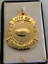 COLLECTABLY RUGBY LEAGUE FOOTBALL BADGE TAREN POINT CORONET MAKER