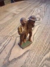 Grey Iron Lead Toy Soldier Helping Wounded Soldier G-105, Barclay Manoil RARE