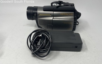Hitachi VM-E535LA 8mm Video Recorder Camera With Adaptor Not Tested
