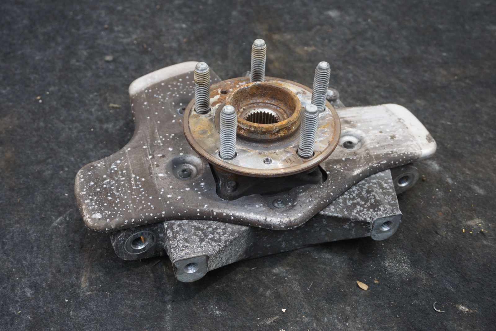 Rear Right Spindle Knuckle 8D33-5A970-AB 4G43-2B663-AD Aston Martin DB9 04-12
