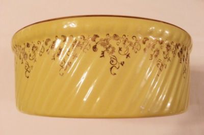 Hall Superior Quality Kitchenware Gold Label Yellow Squiggle French Baker