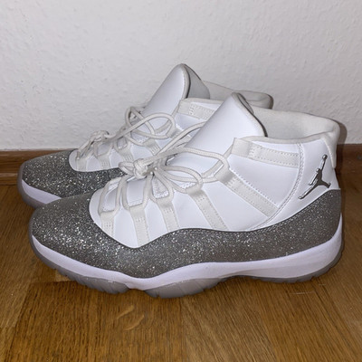Nike Air Jordan 11 Glitter Vast Grey