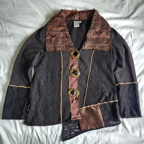 VETEMENTS Giacca Prezzemolo e Salvia Indossabile Arte Nera Grande Applique Pizzo Artistico 3 Bottoni