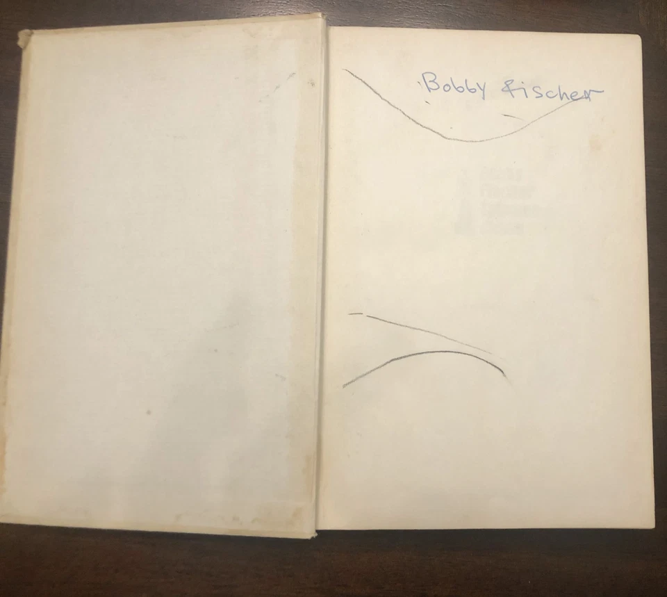 [SIGNED] [FIRST EDITION] Bobby Fischer Teaches Chess 1966 - Chess Collectible - Image 3 of 4