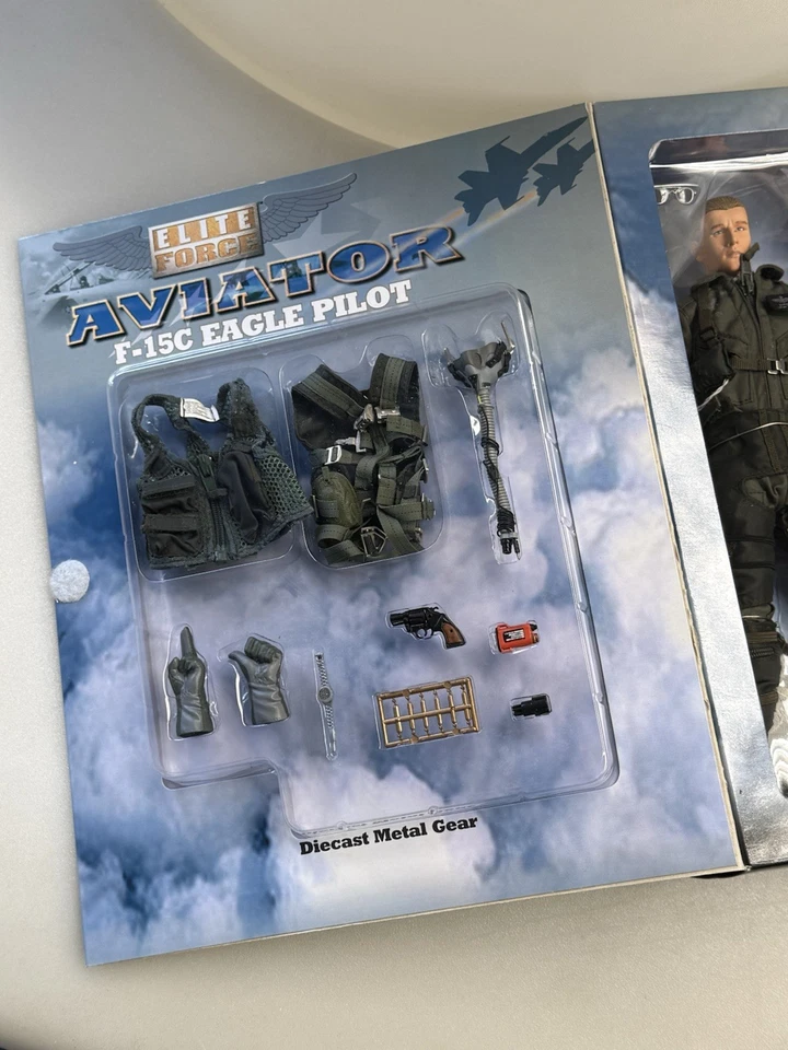 Boneco BBI Elite Force Aviator F-15C Eagle Pilot Viper nova caixa lacrada - Imagem 2 de 4