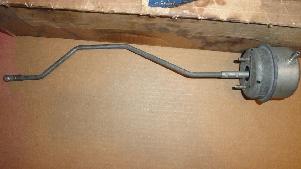 Chevrolet Monza 1975 8 cilindros evaporación de combustible temprana válvula de escape acutautor nuevo de lote Foto 3 de 4