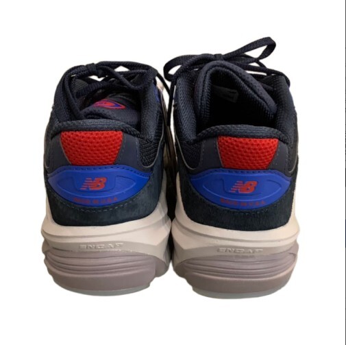 Size 9.5 - New Balance Kith x Madison Square Garden x 990v6 Size 9.5 - New Balance Kith x Madison Square Garden x 990v6
