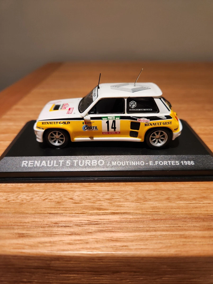 Renault 5 Turbo 1/24 Azul y Rojo: Réplica Detallada, Estilo Deportivo