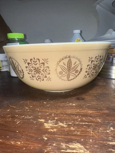 Vtg Pyrex 4 Qt. Tan Gold Hex Signs Promotional Mixing Bowl Beige #404