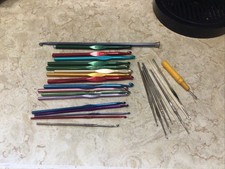 Lot of 25 Steel Aluminum Crochet Hooks - Assorted Sizes / Brands
