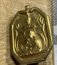 Vintage Pin First Communion Christian H72