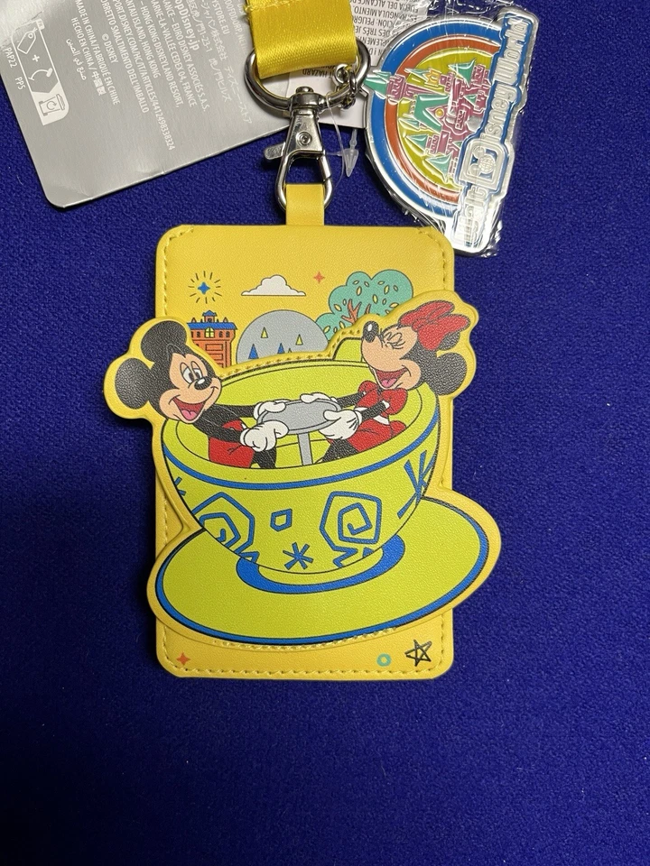 Cordón portatarjetas 2025 Disney Parks Play in the Park NUEVA TAZA DE TÉ MICKEY & MINNIE Foto 2 de 4