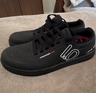 Five Ten Freerider Pro Men’s Mountain Cycling Shoes Black/Red US 9