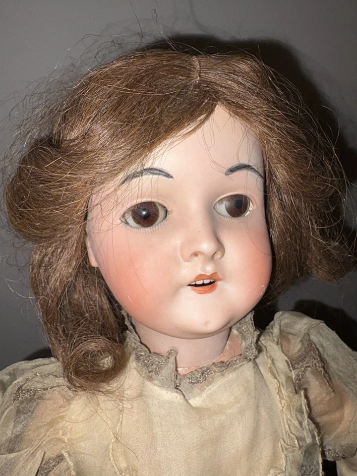 "Muñeca antigua de porcelana Majestic Armand Marsella 26"" Queen Louise" Foto 2 de 4