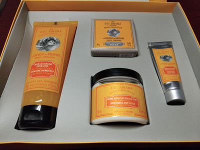 Le Couvent Des Minimes Botanial Recipe Of Love Luxury Gift Set