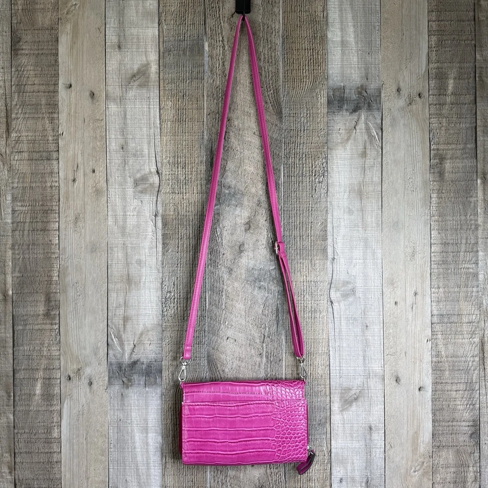 Bolso sin asas pequeño de cuero con estampado de cocodrilo rosa Enzo Angiolini para mujer Foto 3 de 4