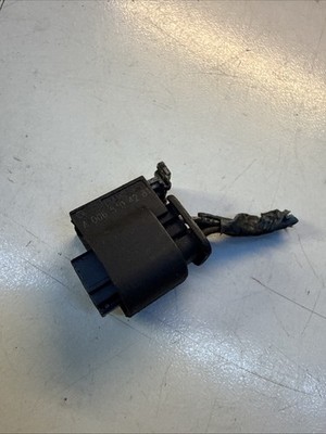 GENUINE MERCEDES BENZ ENGINE WIRING LOOM HARNESS PLUG CONNECTOR A0065404281 3PIN