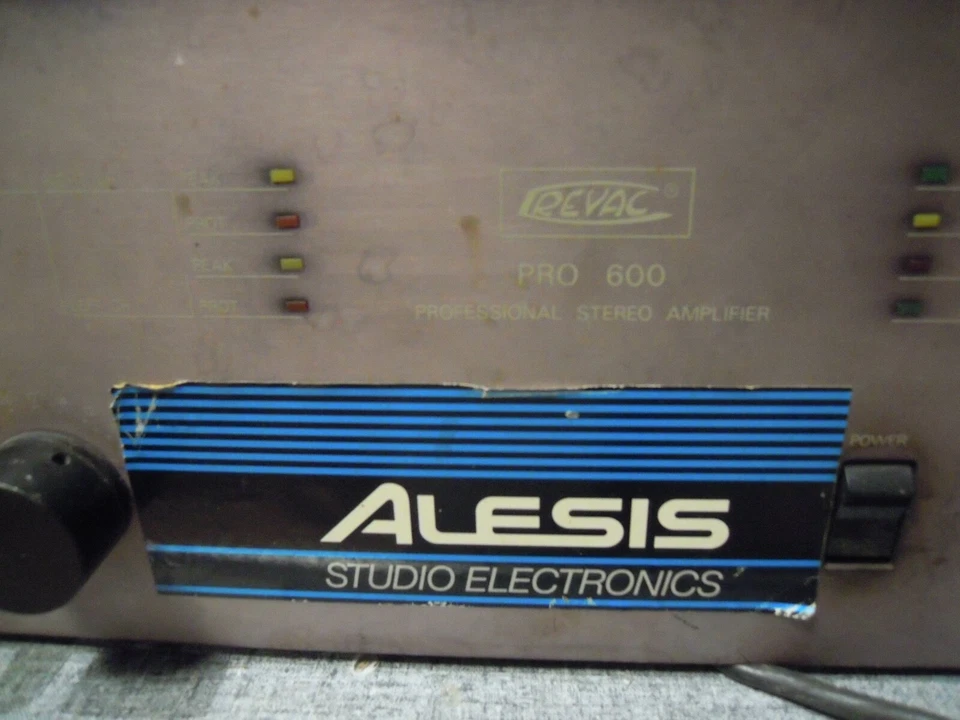 amplificatore finale di potenza hi-fi revac pro600 600 watt - Immagine 3 di 4